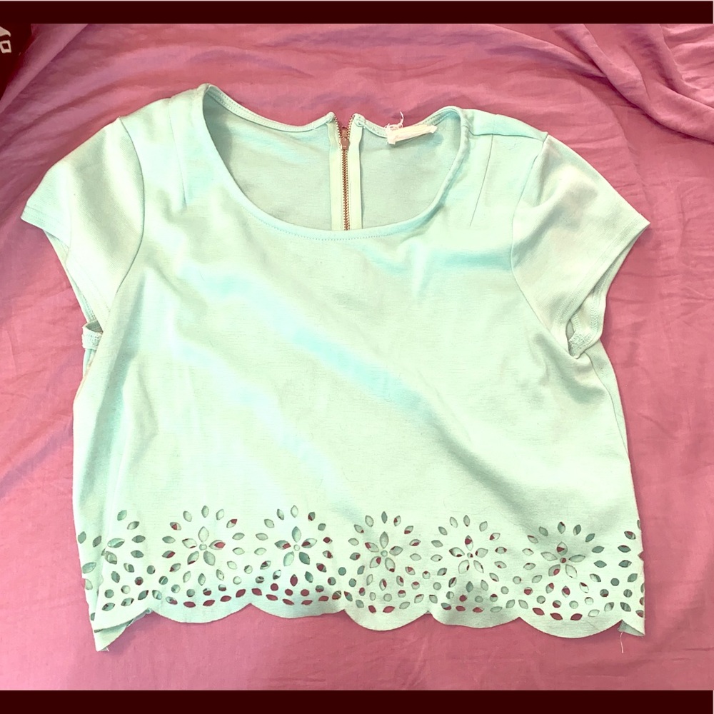 Sea foam crop top 🤍